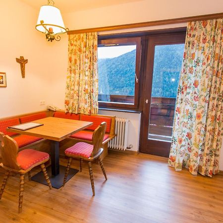 Aparthotel Ferienland Stubai Fulpmes Habitación foto