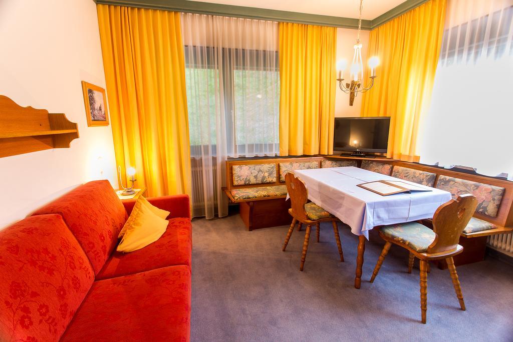 Aparthotel Ferienland Stubai Fulpmes Habitación foto
