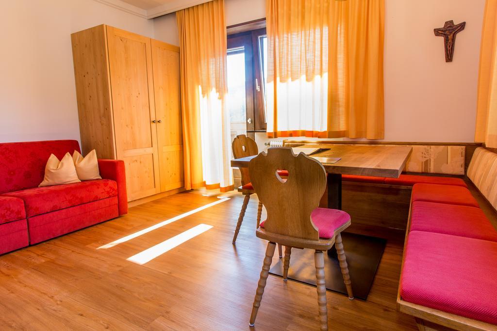 Aparthotel Ferienland Stubai Fulpmes Habitación foto