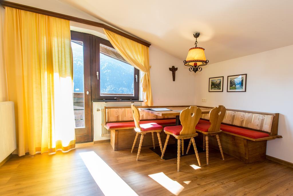 Aparthotel Ferienland Stubai Fulpmes Habitación foto