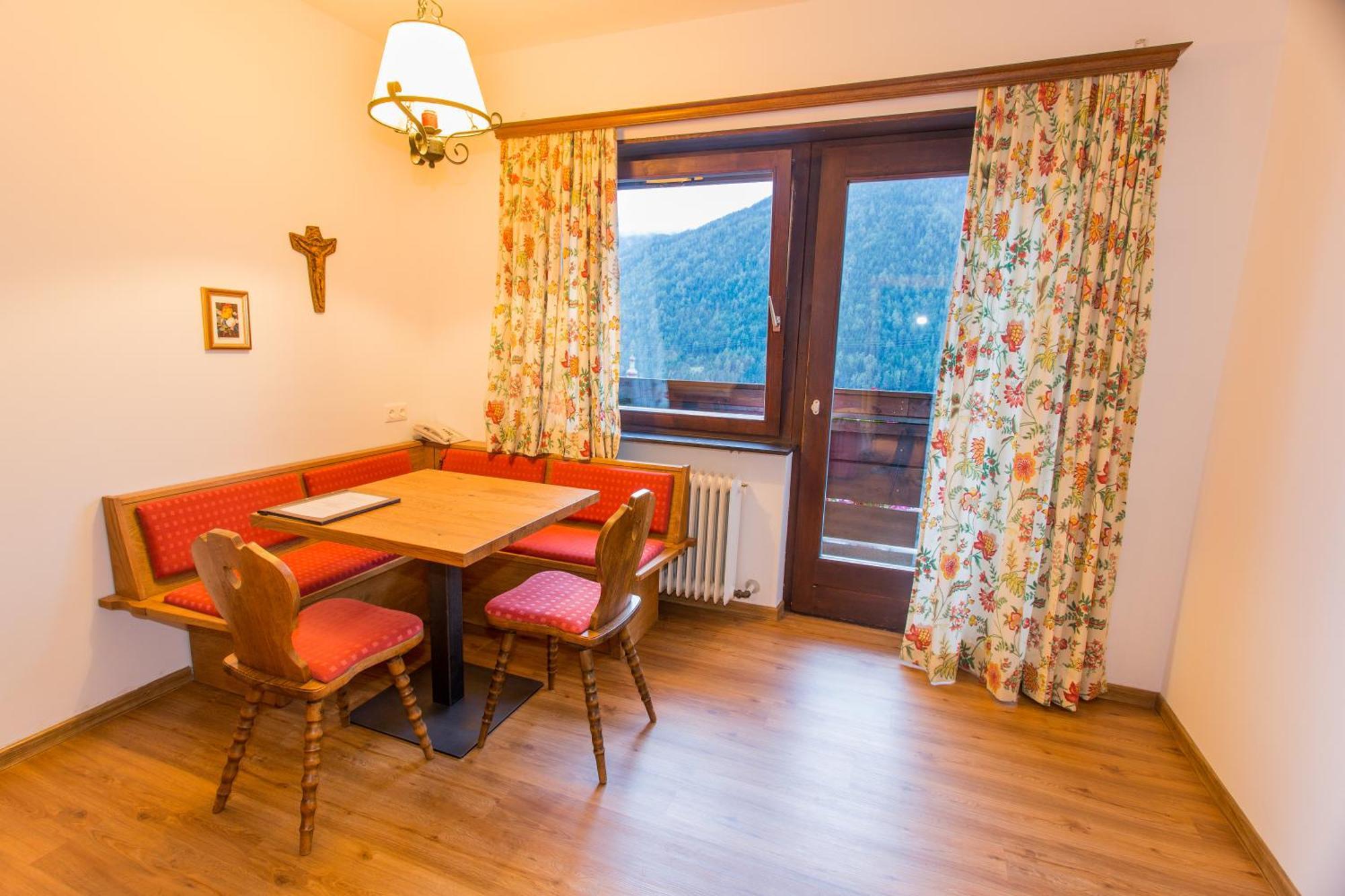 Aparthotel Ferienland Stubai Fulpmes Habitación foto